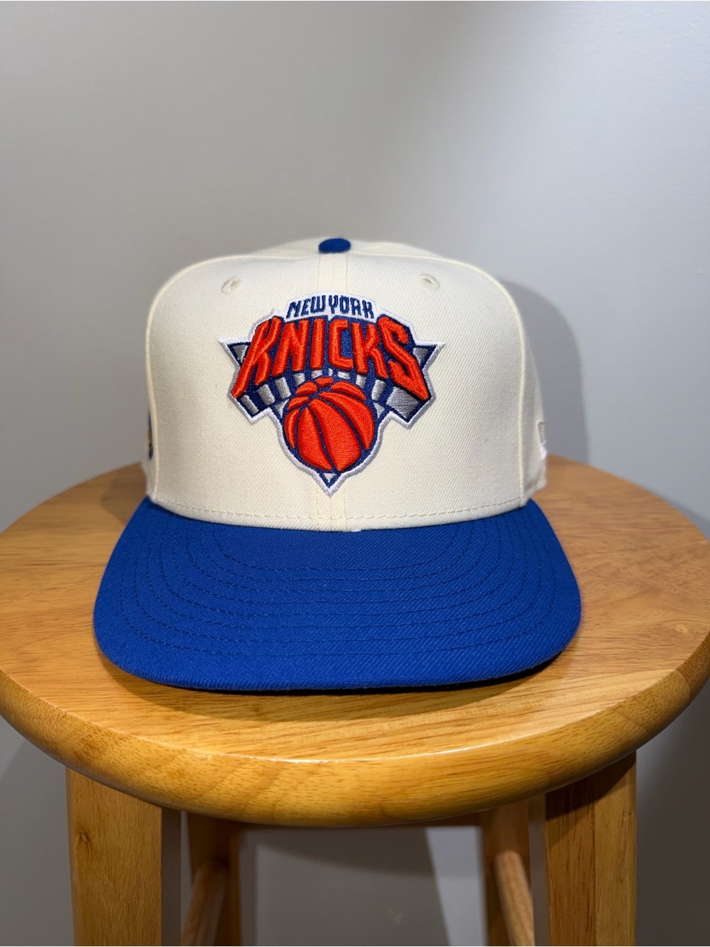 New York Knicks White and Royal Blue Fitted Hat 7 5/8